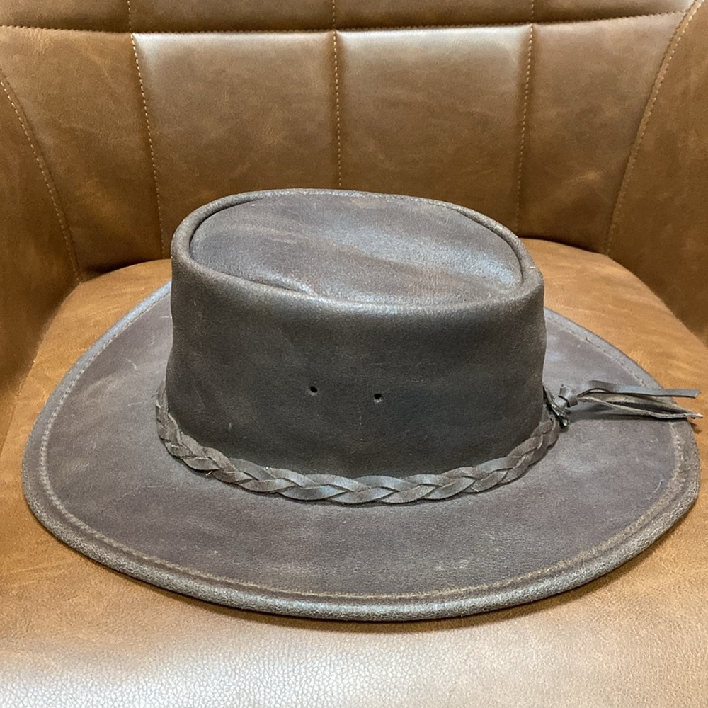 Minnetonka Unisex Tan Leather Fold Up Hat - Picture 14 of 17